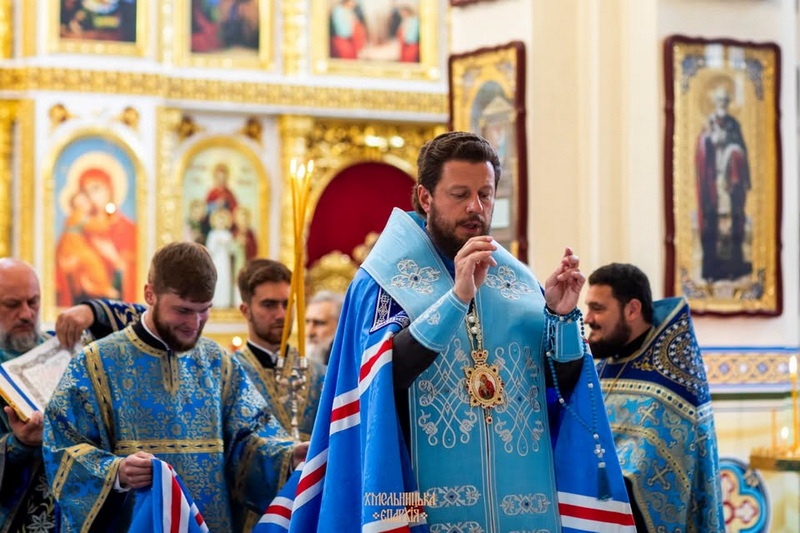 МИТРОПОЛИТ ВІКТОР ЗВЕРШИВ СОБОРНЕ ЧИТАННЯ АКАФІСТА ПОКРОВУ ПРЕСВЯТОЇ БОГОРОДИЦІ