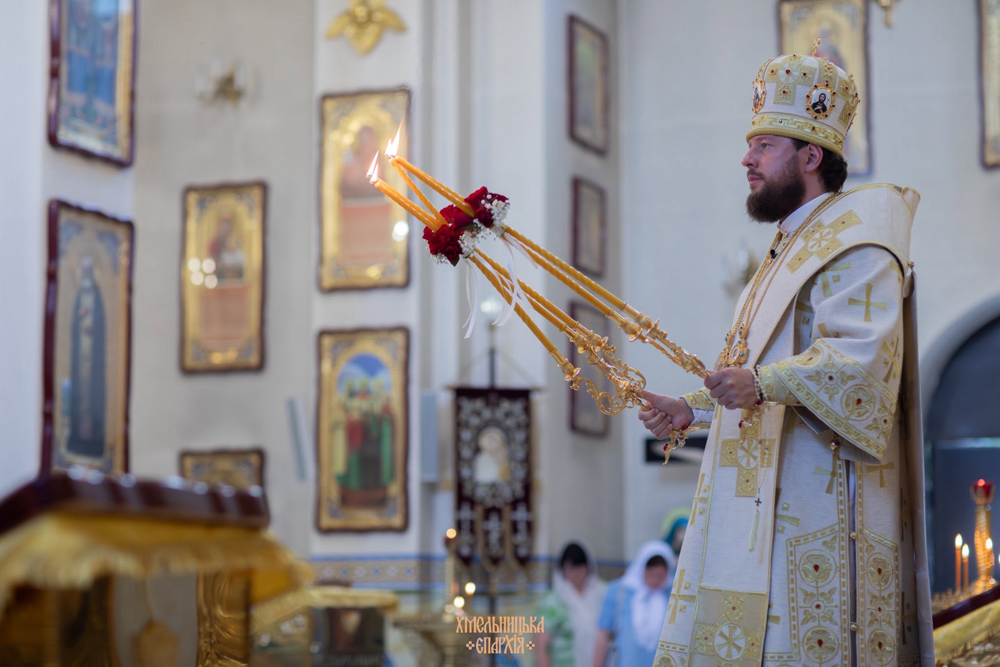 КЕРУЮЧИЙ ЄПАРХІЄЮ ЗВЕРШИВ ВСЕНІЧНЕ БДІННЯ У СВЯТО-МИКОЛАЇВСЬКОМУ СОБОРІ М. ХМЕЛЬНИЦЬКОГО