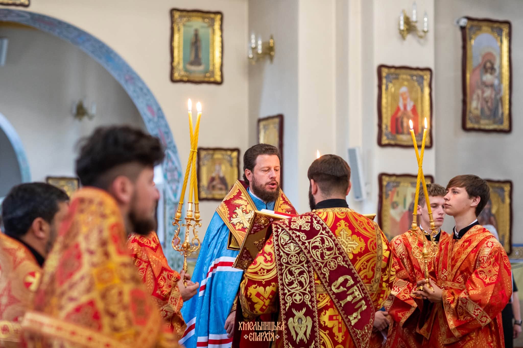 КЕРУЮЧИЙ ЄПАРХІЄЮ ЗВЕРШИВ ЧИТАННЯ АКАФІСТА СВЯТІЙ ВЕЛИКОМУЧЕНИЦІ ВАРВАРІ У СВЯТО-МИКОЛАЇВСЬКОМУ СОБОРІ М. ХМЕЛЬНИЦЬКОГО