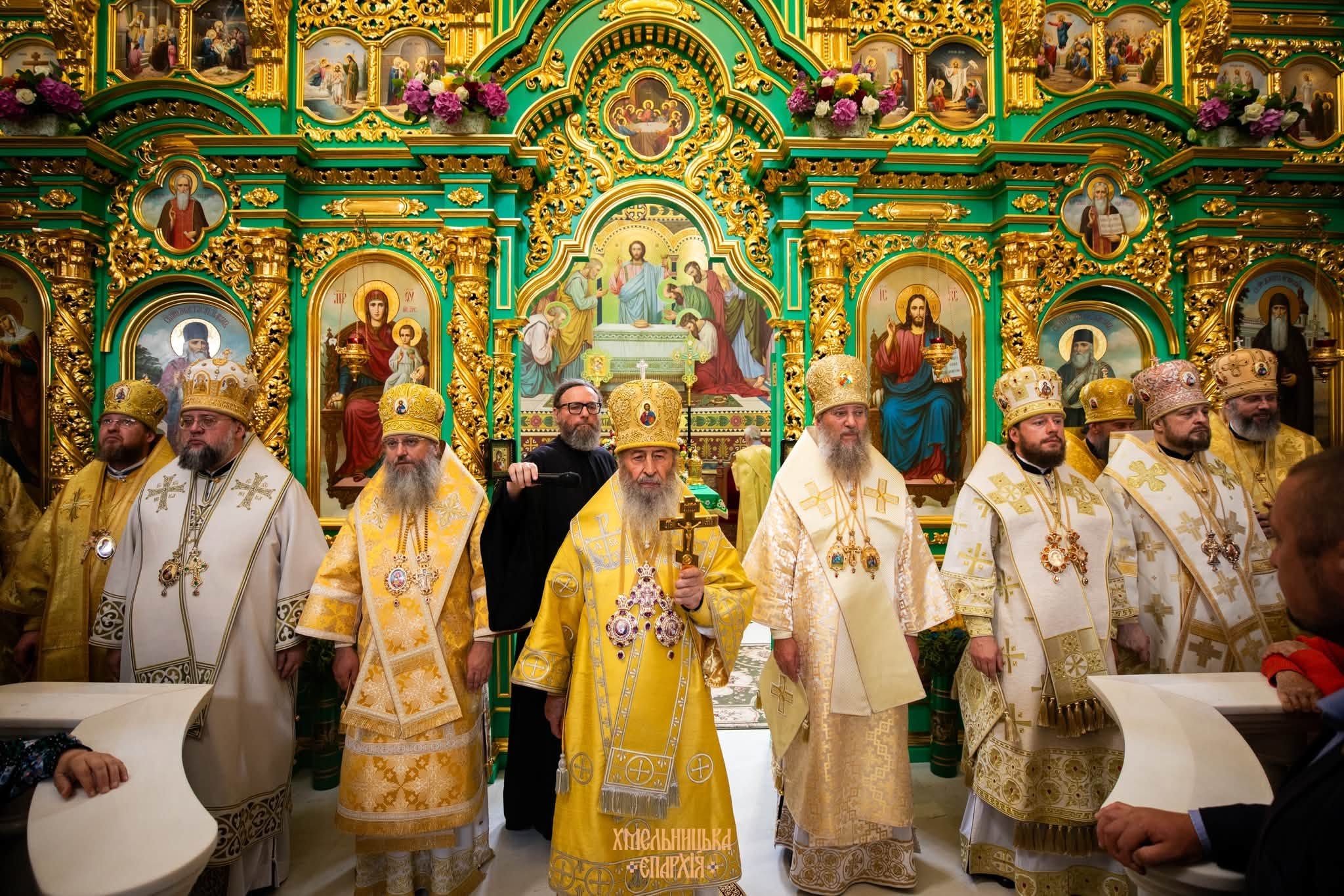 КЕРУЮЧИЙ ХМЕЛЬНИЦЬКОЮ ЄПАРХІЄЮ СПІВСЛУЖИВ БЛАЖЕННІШОМУ МИТРОПОЛИТУ ОНУФРІЮ У СВЯТО-УСПЕНСЬКІЙ КИЄВО-ПЕЧЕРСЬКІЙ ЛАВРІ