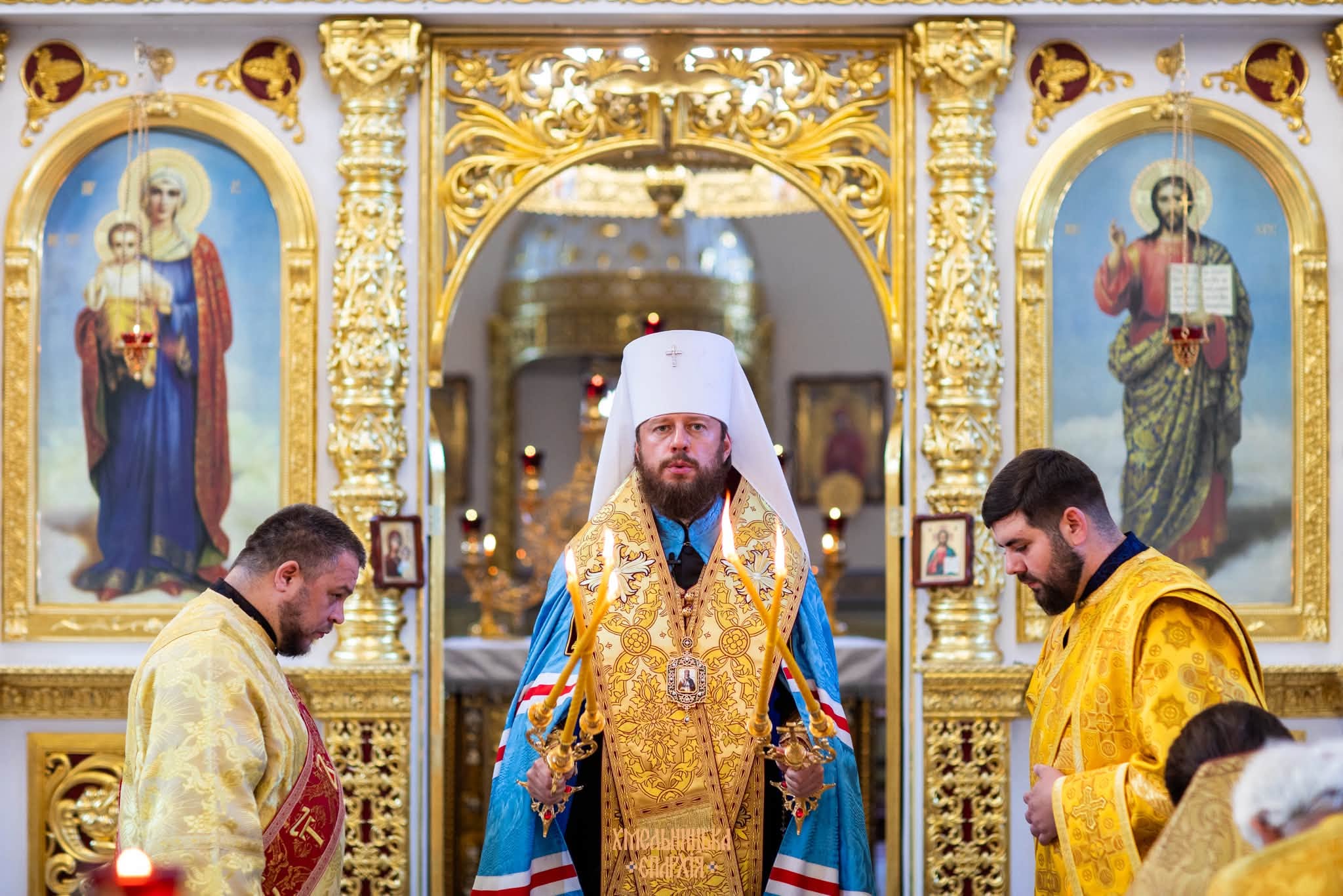 КЕРУЮЧИЙ ЄПАРХІЄЮ ЗВЕРШИВ СОБОРНЕ ЧИТАННЯ АКАФІСТА СВЯТИТЕЛЮ МИКОЛАЮ ЧУДОТВОРЦЮ У СВЯТО-МИКОЛАЇВСЬКОМУ СОБОРІ М. ХМЕЛЬНИЦЬКОГО