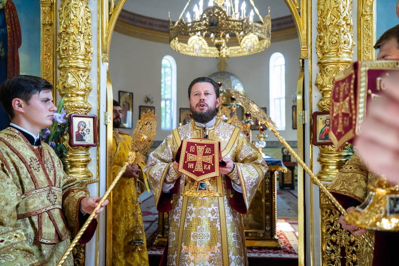 ВІДЕО. БОЖЕСТВЕННА ЛІТУРГІЯ У СВЯТО-МИКОЛАЇВСЬКОМУ СОБОРІ М. ХМЕЛЬНИЦЬКОГО
