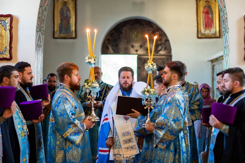 МИТРОПОЛИТ ВІКТОР ЗВЕРШИВ ВСЕНІЧНЕ БДІННЯ У СВЯТО-МИКОЛАЇВСЬКОМУ СОБОРІ МІСТА ХМЕЛЬНИЦЬКОГО