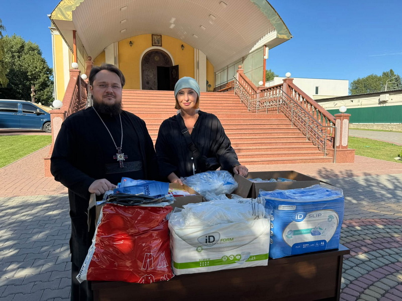ХМЕЛЬНИЦЬКА ЄПАРХІЯ ПЕРЕДАЛА МЕДИЧНУ ДОПОМОГУ СВЯТОГІРСЬКІЙ ЛАВРІ
