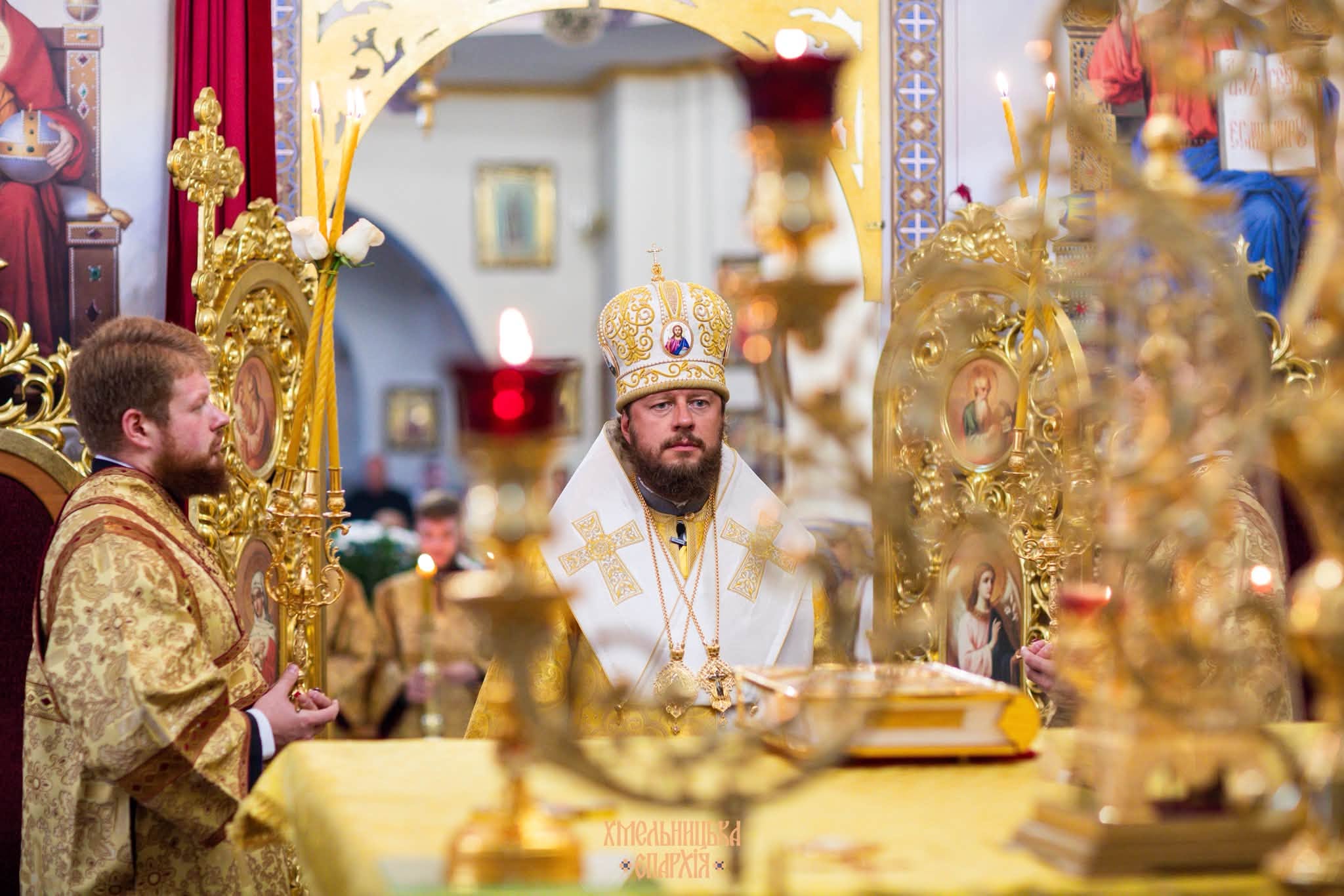 КЕРУЮЧИЙ ЄПАРХІЄЮ ЗВЕРШИВ ВСЕНІЧНЕ БДІННЯ У СВЯТО-МИКОЛАЇВСЬКОМУ СОБОРІ М. ХМЕЛЬНИЦЬКОГО