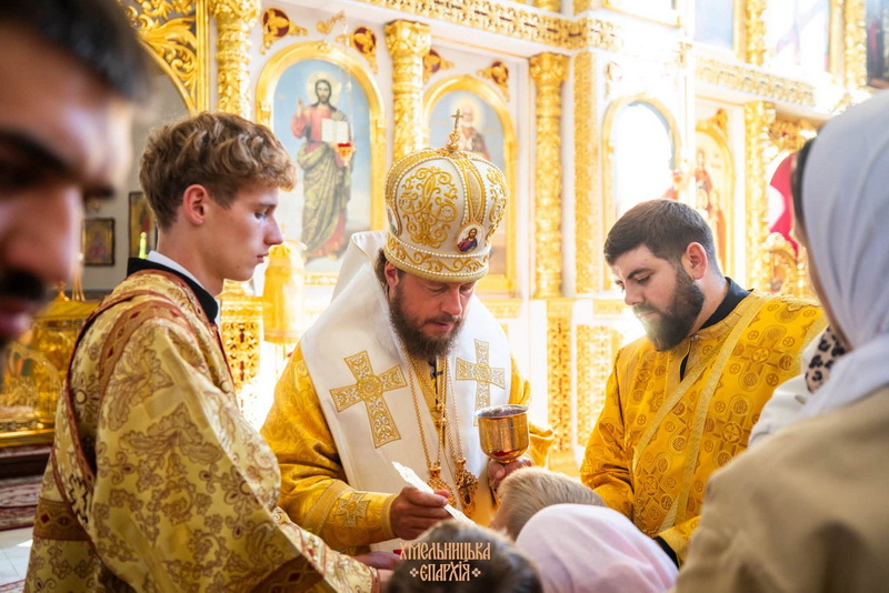 ВІДЕО. БОЖЕСТВЕННА ЛІТУРГІЯ У СВЯТО-МИКОЛАЇВСЬКОМУ СОБОРІ М. ХМЕЛЬНИЦЬКОГО
